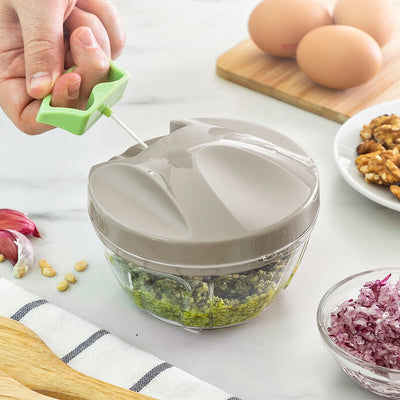 Mini-hachoir manuel Spinop 400ml en cuisine