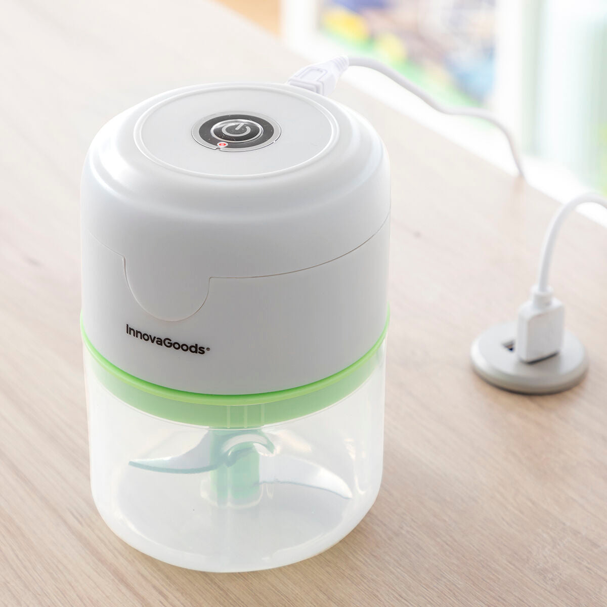 Mini Hachoir Portable Rechargeable avec couvercle fermé