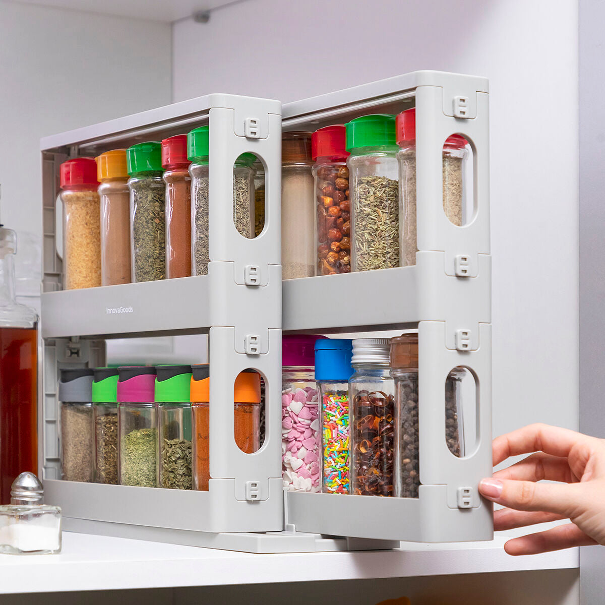 Utilisation du rangement épices coulissant pivotant InnovaGoods