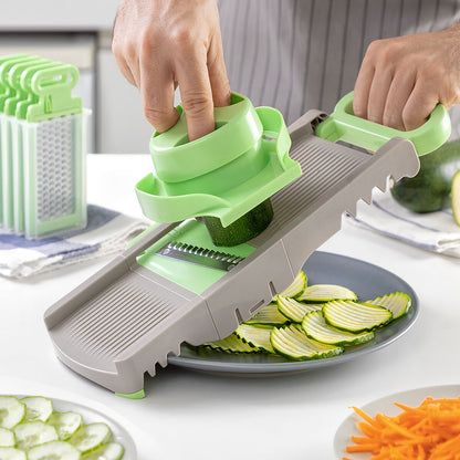 Mandoline Râpe Pliable 6 en 1 InnovaGoods sur plan de travail

