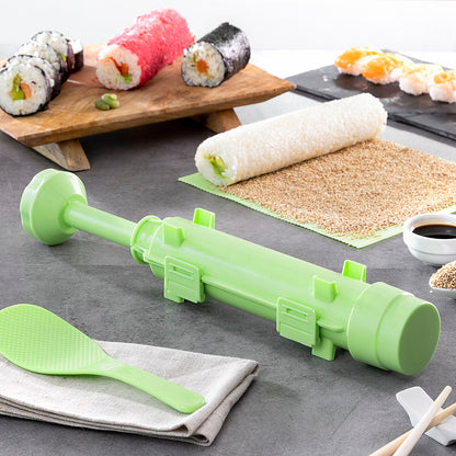 Set sushi 3 pièces InnovaGoods avec recettes posé sur une table de cuisine

