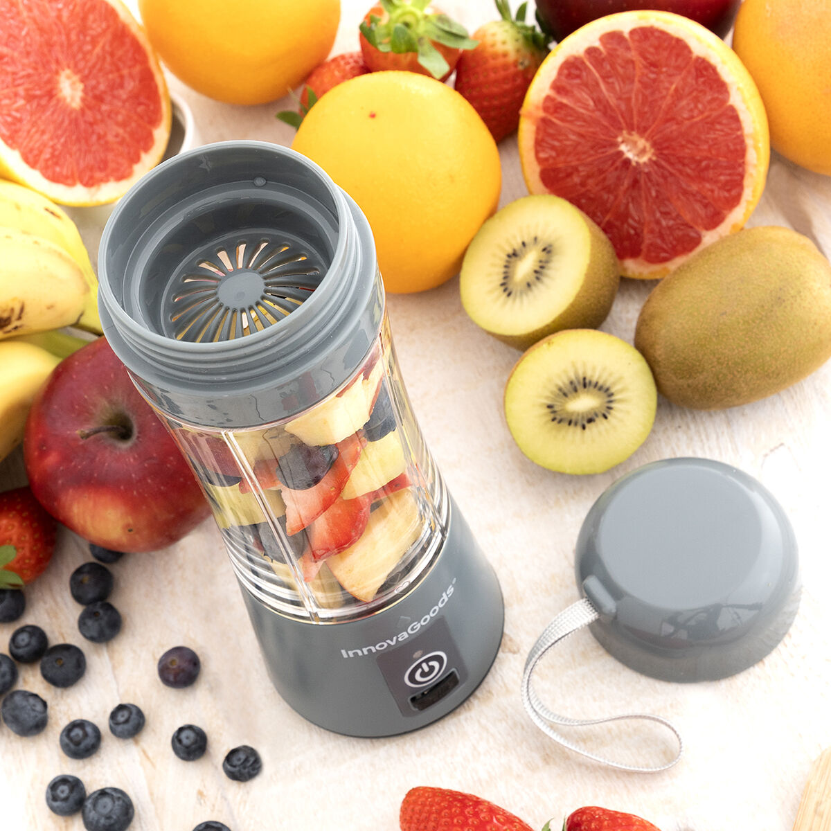 Utilisation du Mixeur portable rechargeable Innovagoods en extérieur

