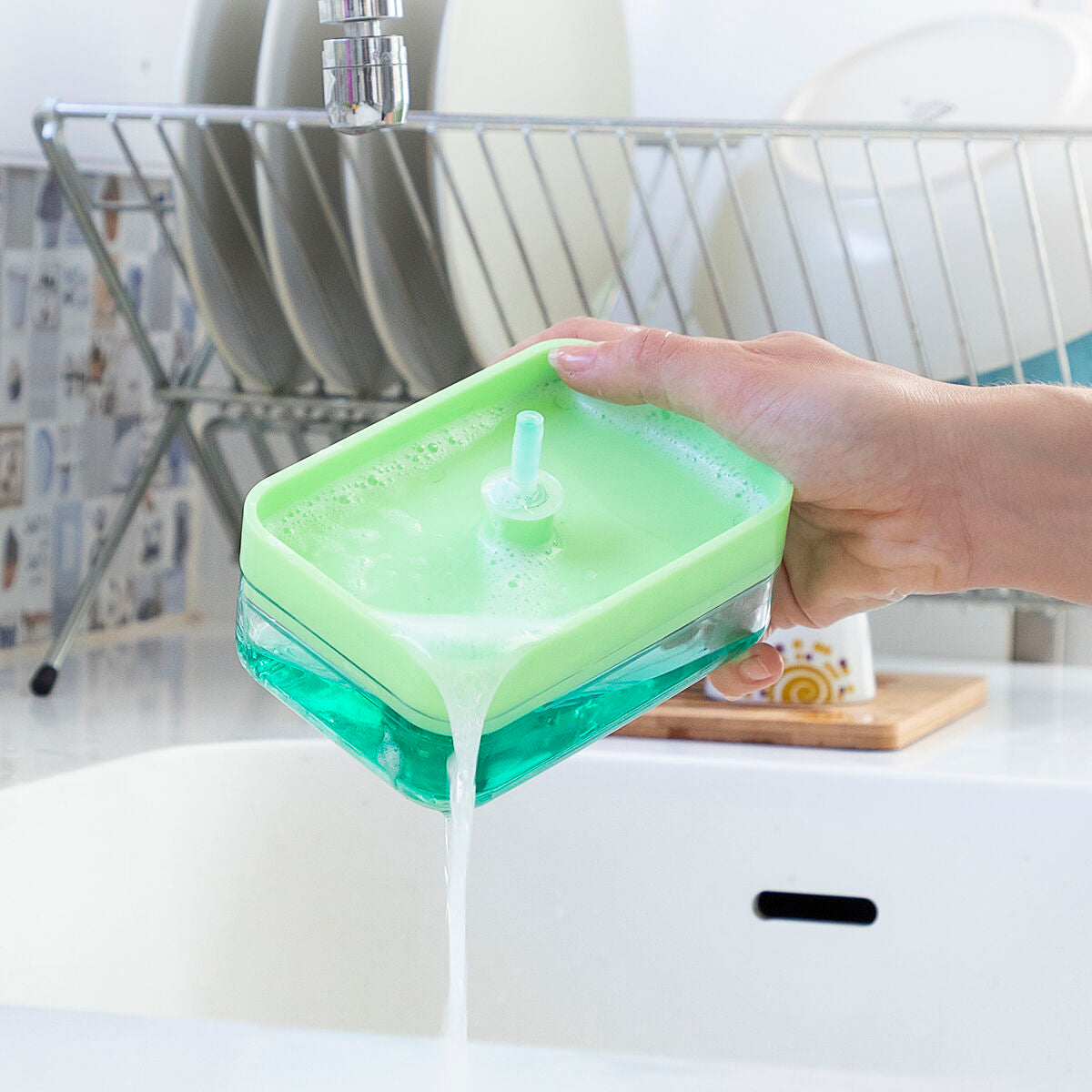 bac savon avec réservoir transparent

