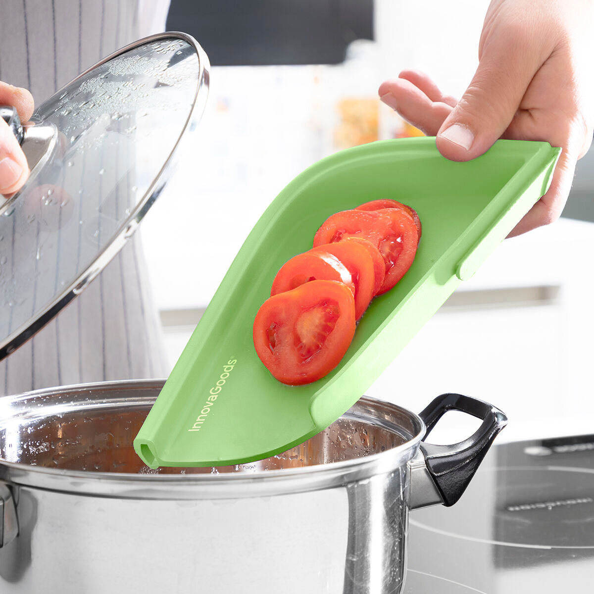 Accessoire de découpe pratique et polyvalent

