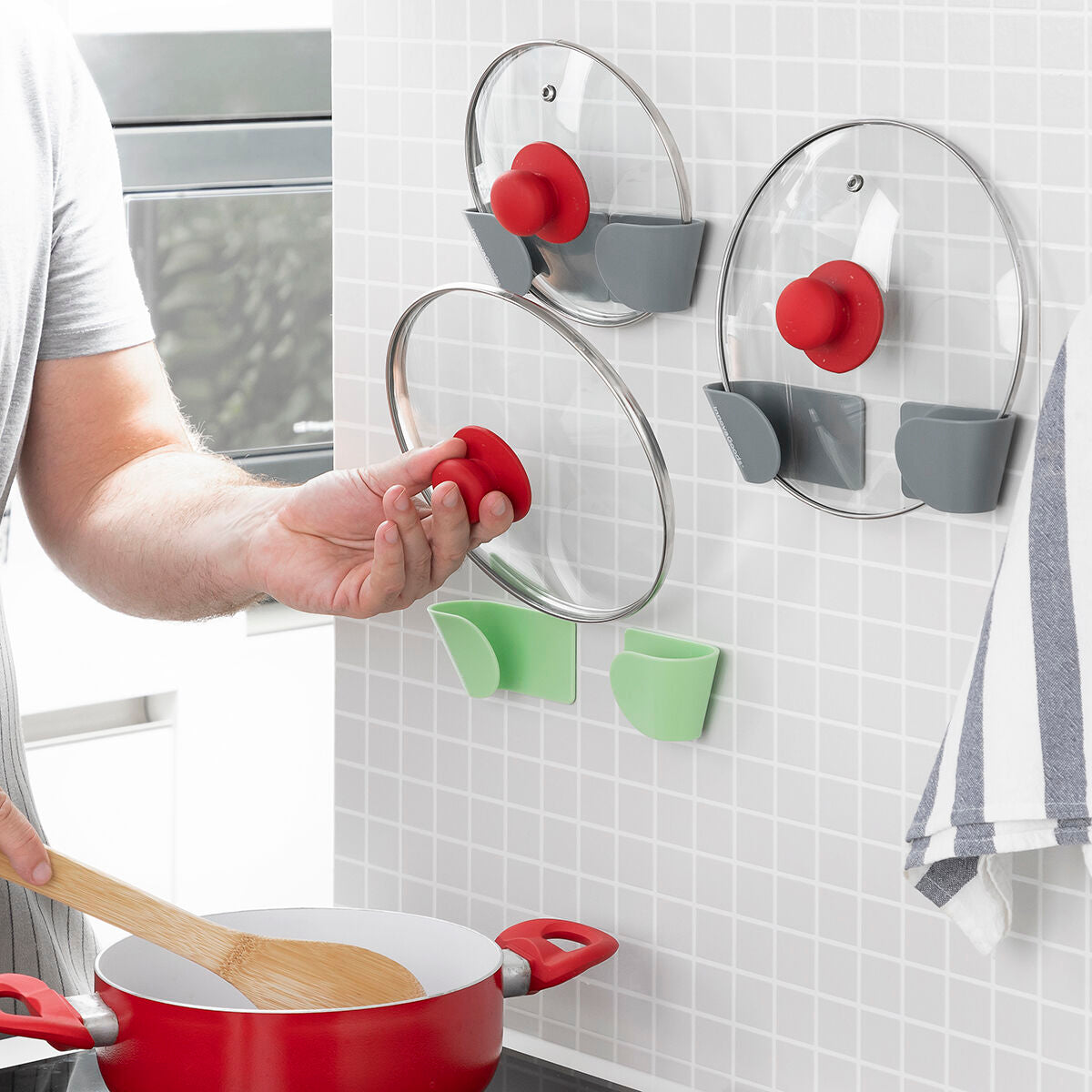 Organisation avec le set 3 supports muraux adhésifs cuisine

